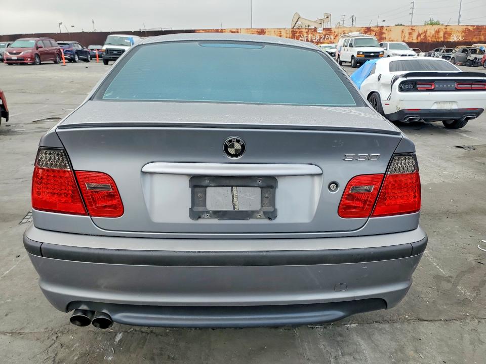 Photo 6 from auction – 2005 BMW 330 with VIN WBAEV53435KM42136