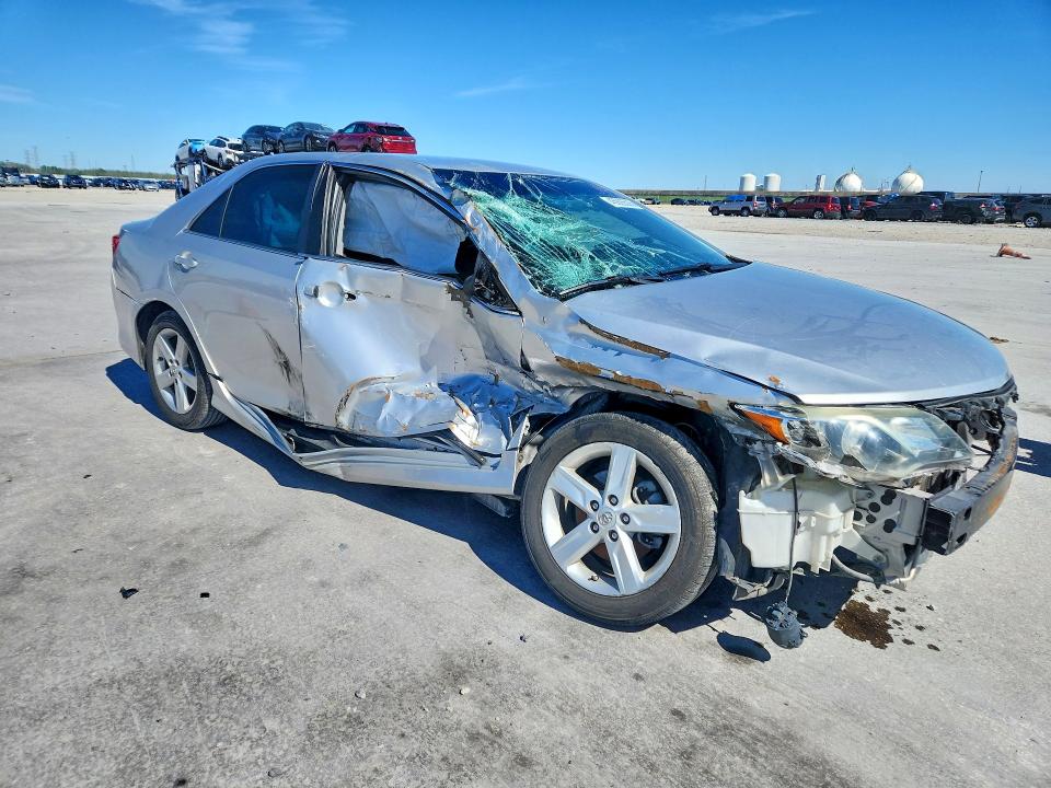 Photo 4 from auction – 2014 TOYOTA CAMRY with VIN 4T1BF1FKXEU410239