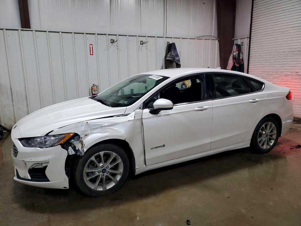 Zdjęcie 1 z aukcji – 2019 FORD FUSION z VIN 3FA6P0LU1KR158201