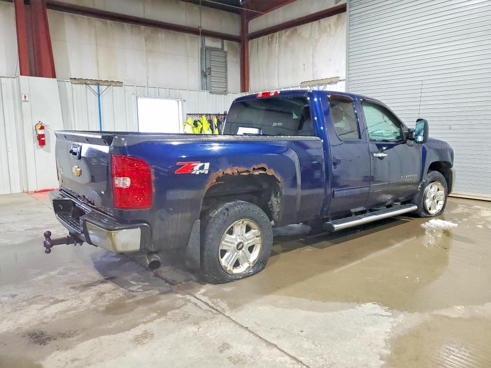 Photo 3 from auction – 2012 CHEVROLET SILVERADO with VIN 1GCRKSE76CZ220553