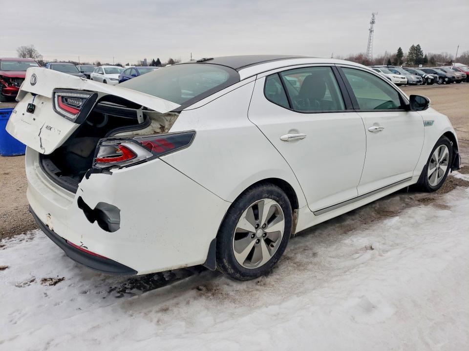 Photo 3 from auction – 2015 KIA OPTIMA with VIN KNAGN4AD2F5080922