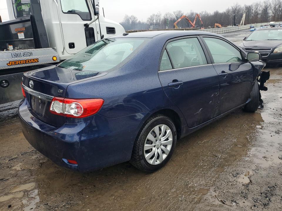 Photo 3 from auction – 2013 TOYOTA COROLLA with VIN 2T1BU4EE1DC983128