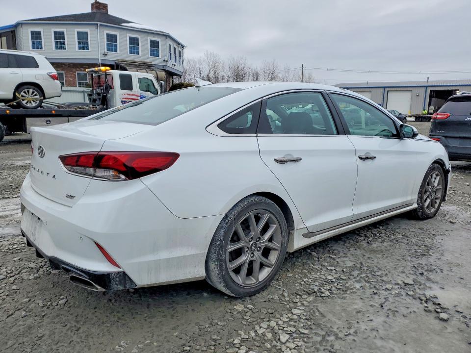 Photo 3 from auction – 2018 HYUNDAI SONATA with VIN 5NPE34AB8JH680576