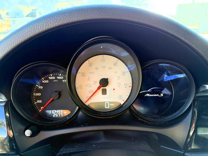 Photo 8 from auction – 2015 PORSCHE MACAN with VIN WP1AB2A55FLB51927