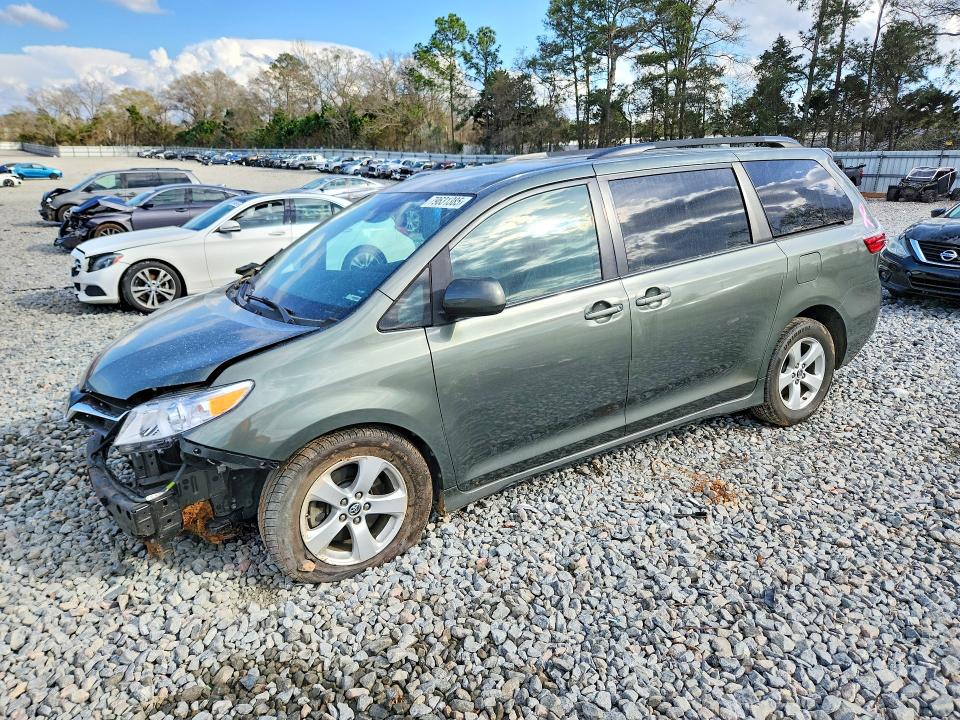 TOYOTA SIENNA 2020 with VIN 5TDKZ3DC0LS028371 - Photo from auction