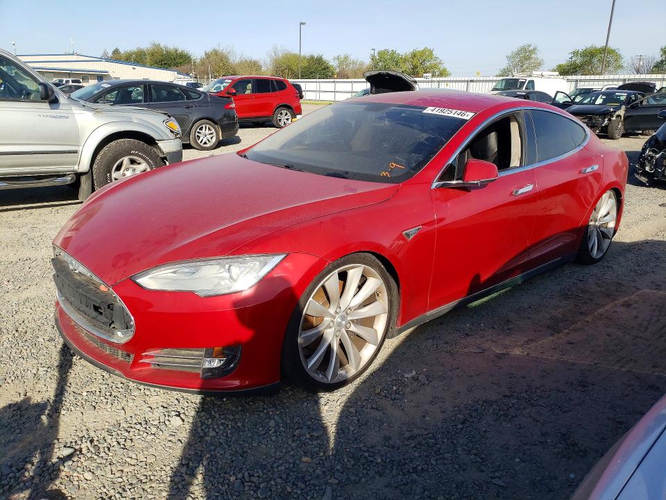 TESLA MODEL S 2013 with VIN 5YJSA1DP5DFP09744 - Photo from auction
