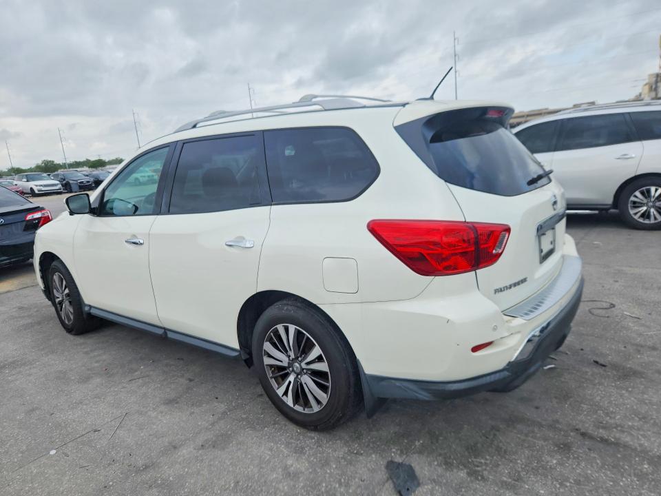 Photo 2 from auction – 2017 NISSAN PATHFINDER with VIN 5N1DR2MN3HC608366