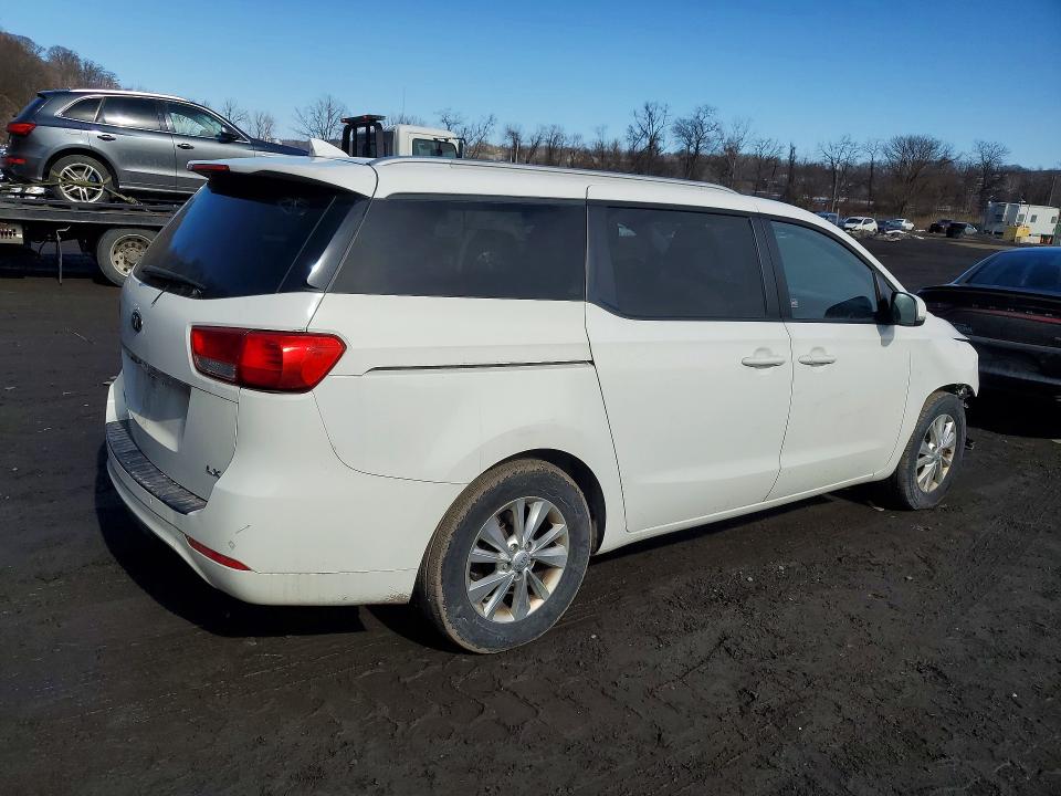 Photo 3 from auction – 2015 KIA SEDONA with VIN KNDMB5C19F6022579