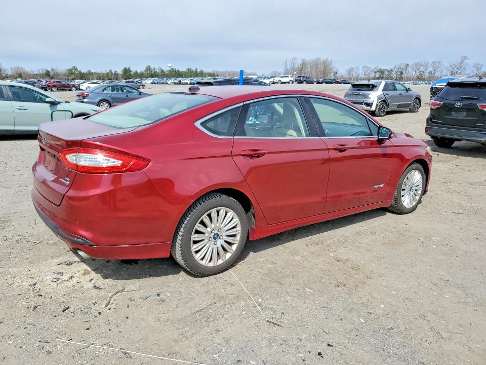 Photo 3 from auction – 2013 FORD FUSION with VIN 3FA6P0LU4DR252740