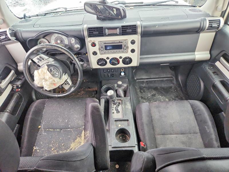 Photo 8 from auction – 2014 TOYOTA FJ CRUISER with VIN JTEBU4BFXEK206228