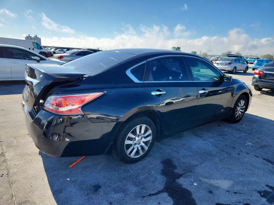 Photo 3 from auction – 2015 NISSAN ALTIMA with VIN 1N4AL3AP1FN391105