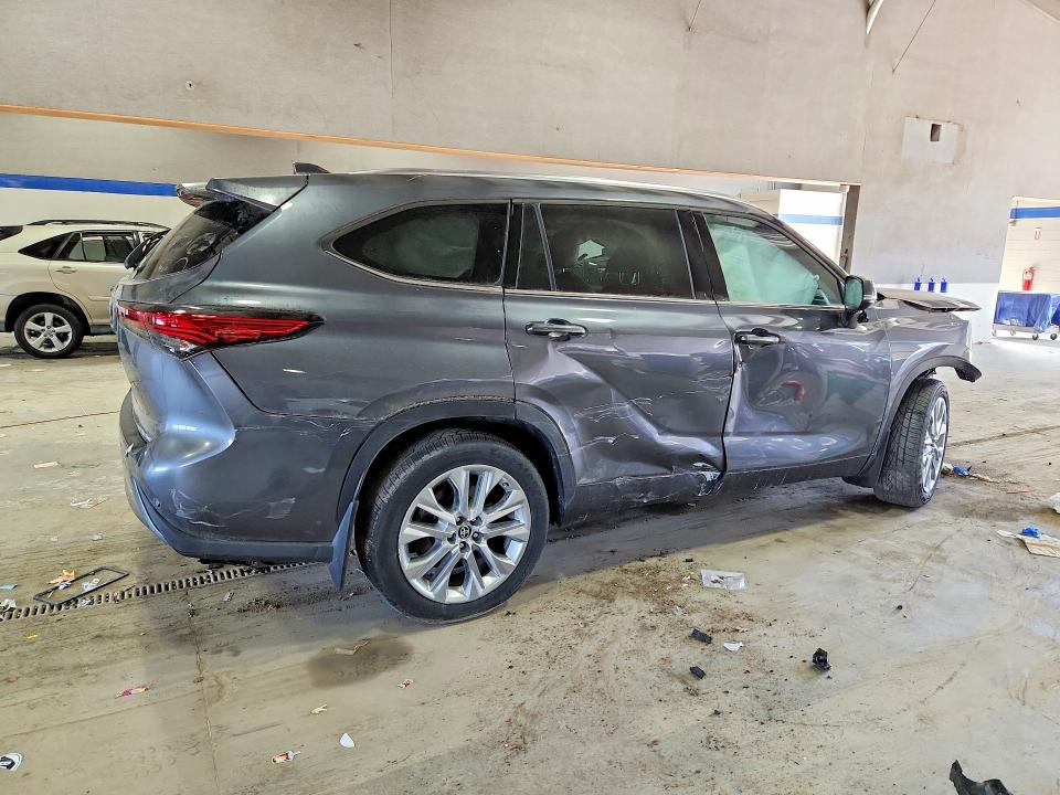 Photo 3 from auction – 2020 TOYOTA HIGHLANDER with VIN 5TDDZRBH7LS036963