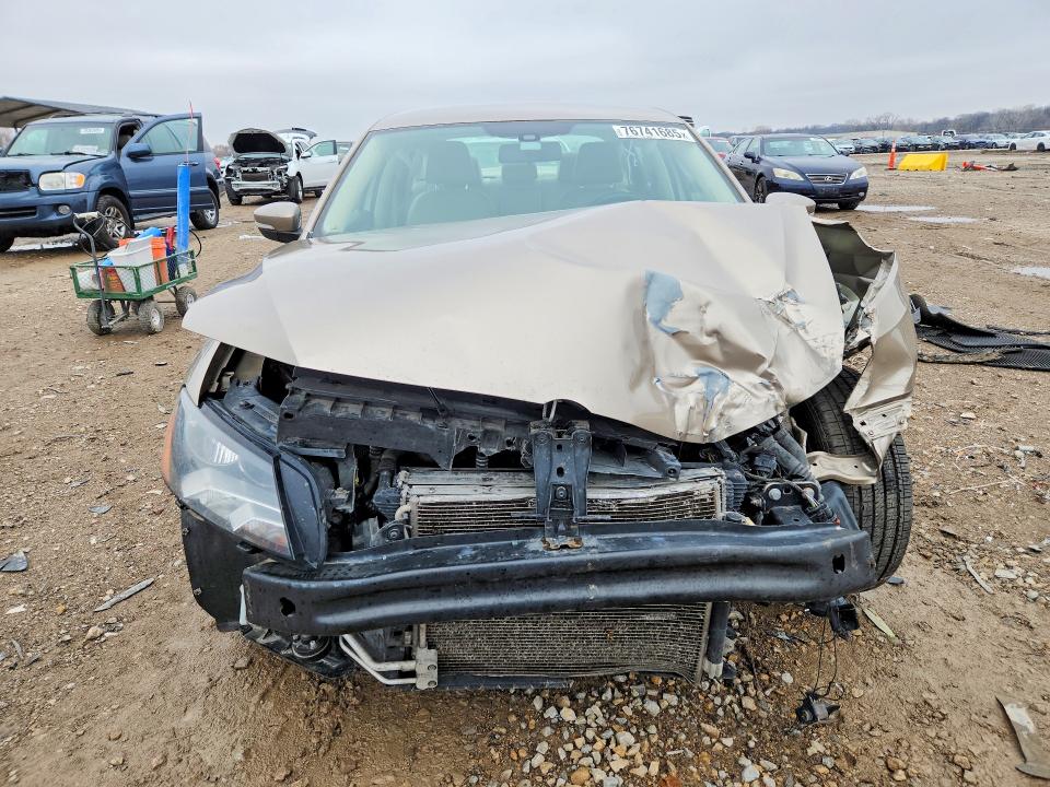 Photo 5 from auction – 2015 VOLKSWAGEN PASSAT with VIN 1VWBV7A35FC049453