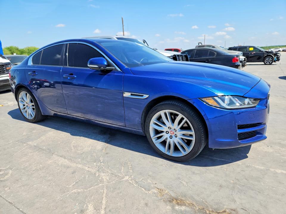 Photo 4 from auction – 2017 JAGUAR XE with VIN SAJAJ4BV4HA952430