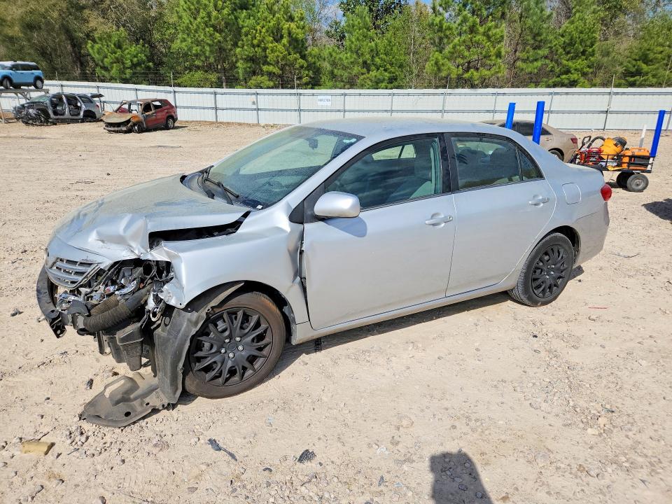 Фото 1 с аукциона – 2013 TOYOTA COROLLA с VIN 5YFBU4EE0DP124791