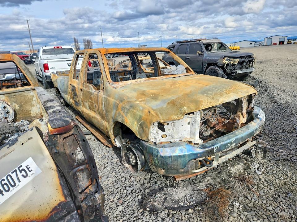 Photo 4 from auction – 2002 FORD F350 with VIN 1FTSW31FX2EB86583