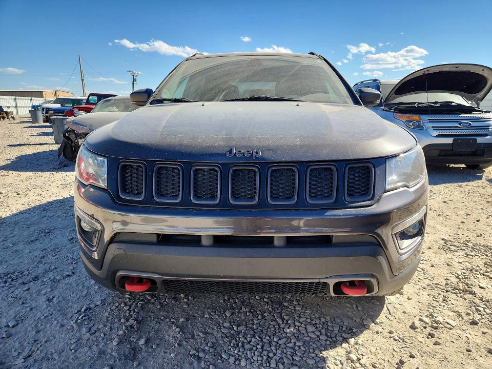 Снимка 5 от търг – 2017 JEEP COMPASS с VIN 3C4NJDDB1HT659029
