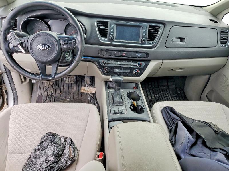 Photo 8 from auction – 2017 KIA SEDONA with VIN KNDMB5C18H6249667