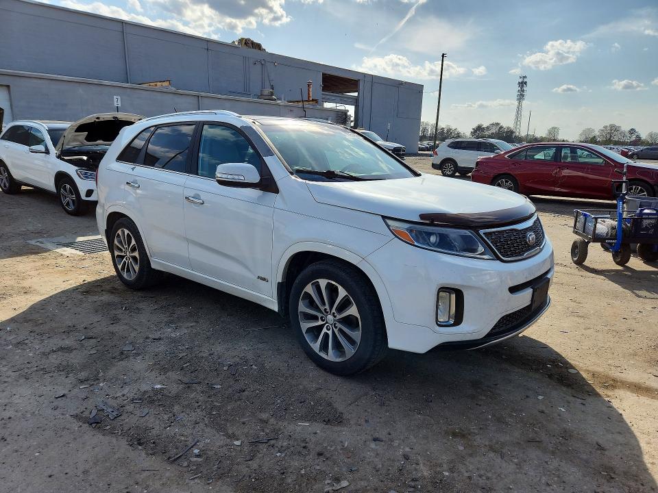 Photo 4 from auction – 2015 KIA SORENTO with VIN 5XYKWDA78FG609575