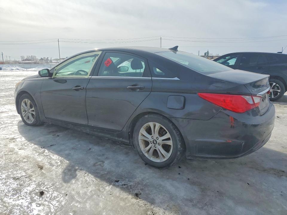 Photo 2 from auction – 2011 HYUNDAI SONATA with VIN 5NPEB4AC4BH095278