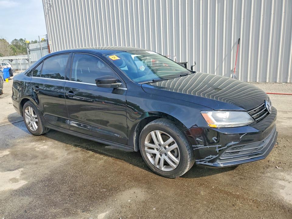 Photo 4 from auction – 2017 VOLKSWAGEN JETTA with VIN 3VW2B7AJ2HM211709