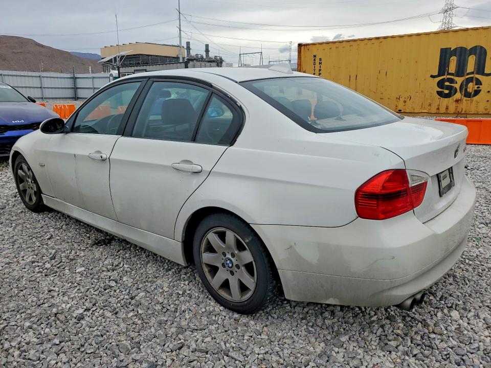 Photo 2 from auction – 2008 BMW 328 with VIN WBAVC53558FZ86598