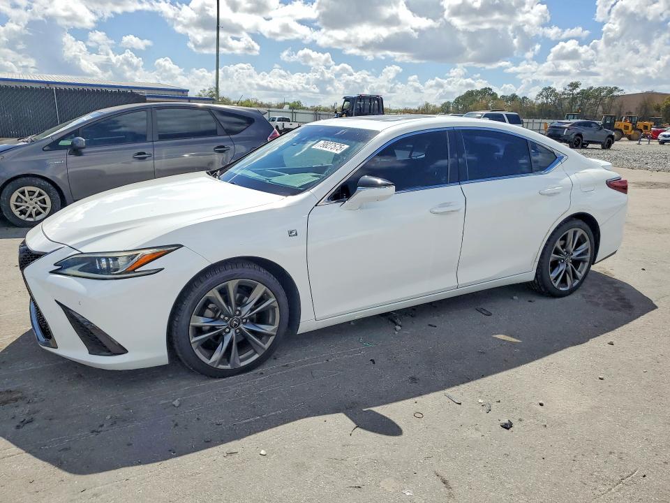 LEXUS ES 350 2019 with VIN 58ABZ1B10KU026821 - Photo from auction