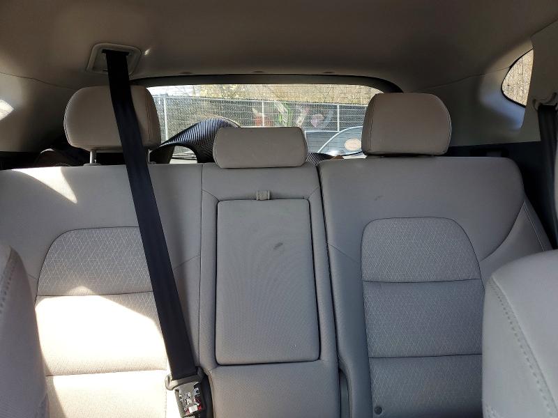 Photo 10 from auction – 2017 HYUNDAI TUCSON with VIN KM8J3CA49HU516050