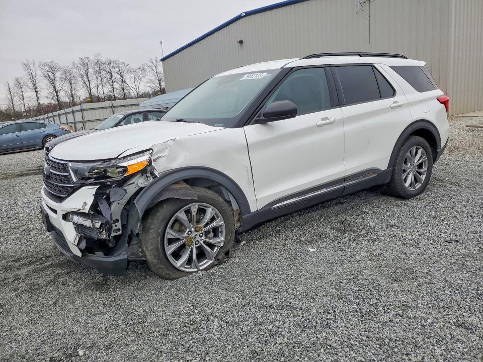 FORD EXPLORER 2022 with VIN 1FMSK8DH5NGB10375 - Photo from auction