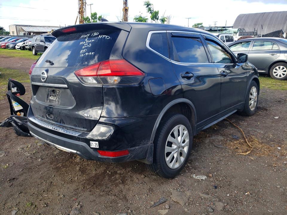 Photo 3 from auction – 2017 NISSAN ROGUE with VIN JN8AT2MT5HW395205