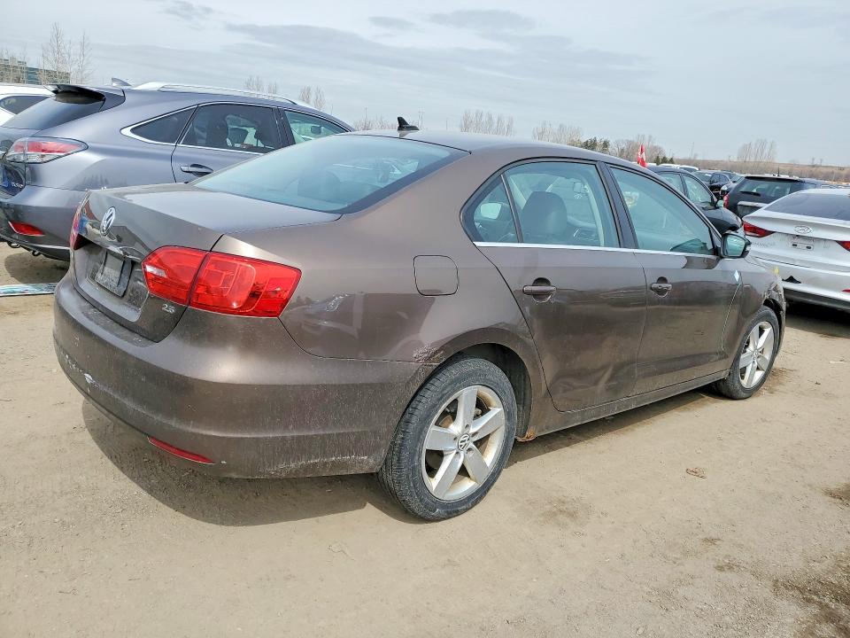 Photo 3 from auction – 2011 VOLKSWAGEN JETTA with VIN 3VWLX7AJ5BM045960