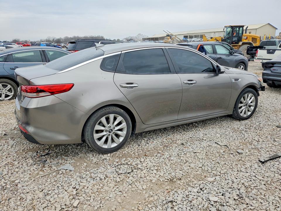 Photo 3 from auction – 2016 KIA OPTIMA with VIN 5XXGT4L35GG020935