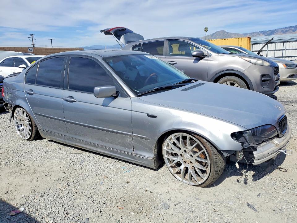 Photo 4 from auction – 2005 BMW 325 with VIN WBAEV33455KW16843