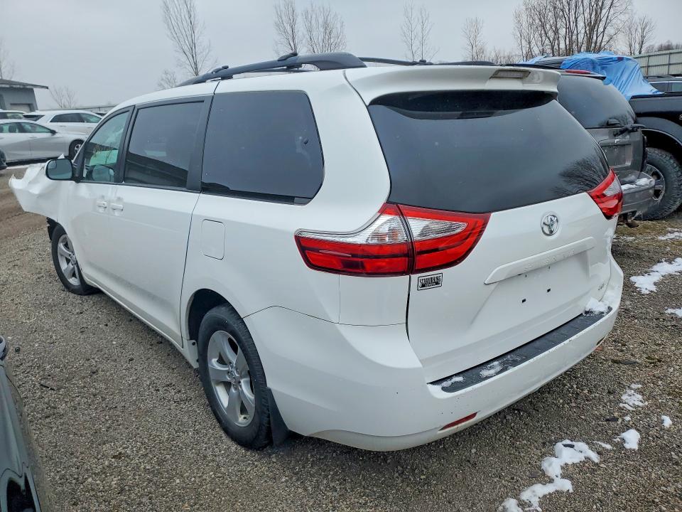 Photo 2 from auction – 2017 TOYOTA SIENNA with VIN 5TDKZ3DC2HS852105