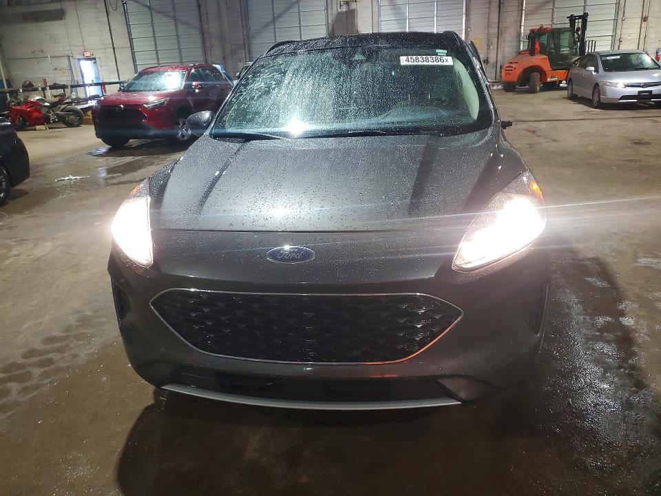 Photo 5 from auction – 2020 FORD ESCAPE with VIN 1FMCU0G66LUC04449