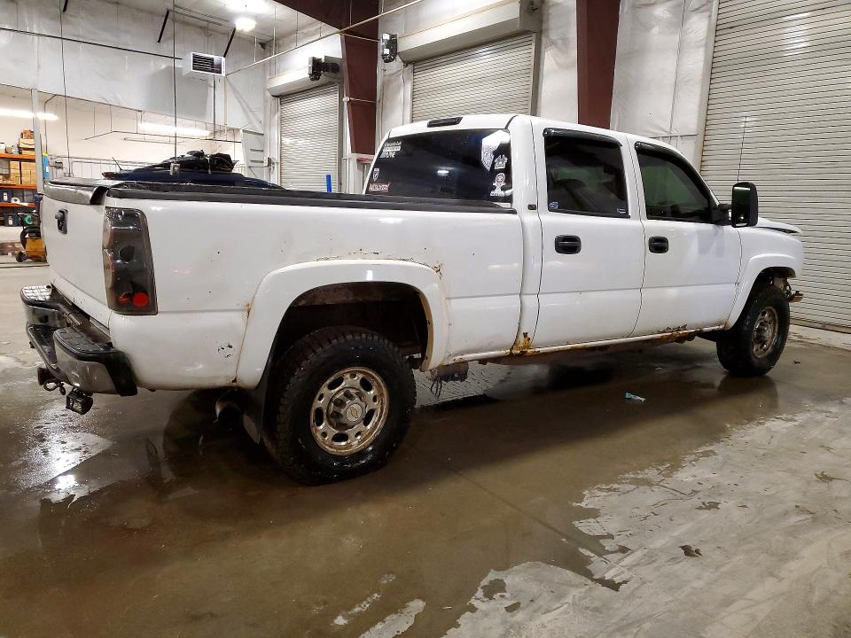 Photo 3 from auction – 2005 CHEVROLET SILVERADO with VIN 1GCHK23275F809327