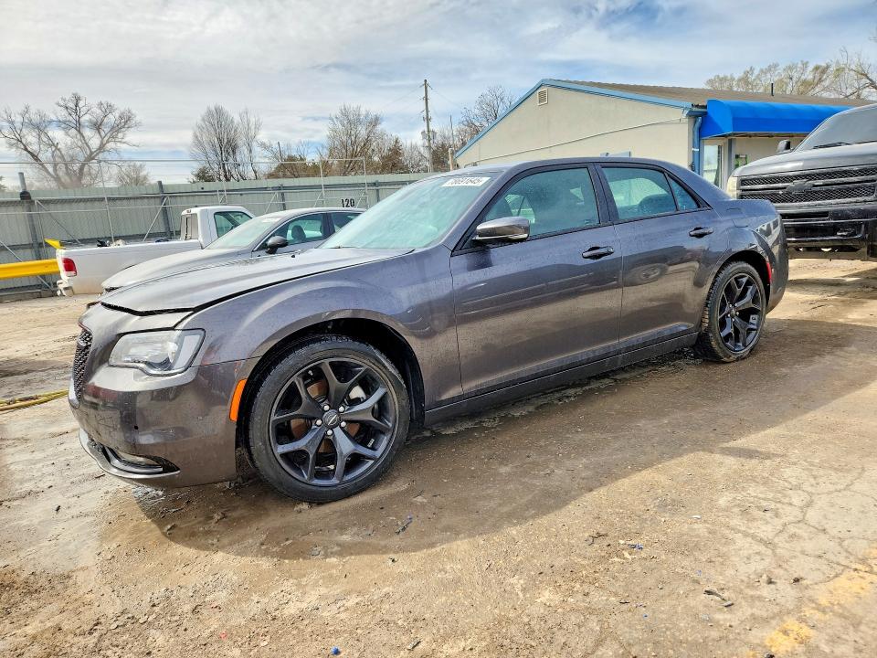 CHRYSLER 300 2022 with VIN 2C3CCABG8NH206372 - Photo from auction
