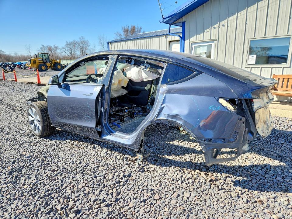 Foto 2 de la subasta – 2022 TESLA MODEL Y con VIN 7SAYGDEE1NA015609