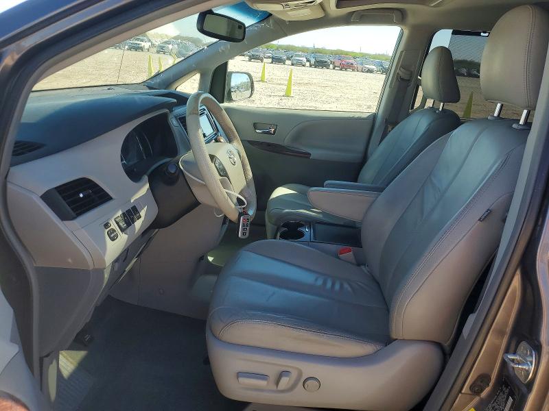 Photo 7 from auction – 2014 TOYOTA SIENNA with VIN 5TDYK3DC8ES461177
