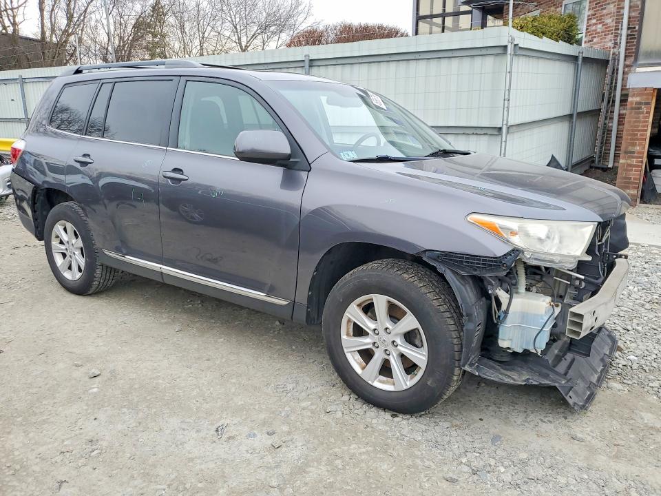 Photo 4 from auction – 2011 TOYOTA HIGHLANDER with VIN 5TDBK3EH2BS056444