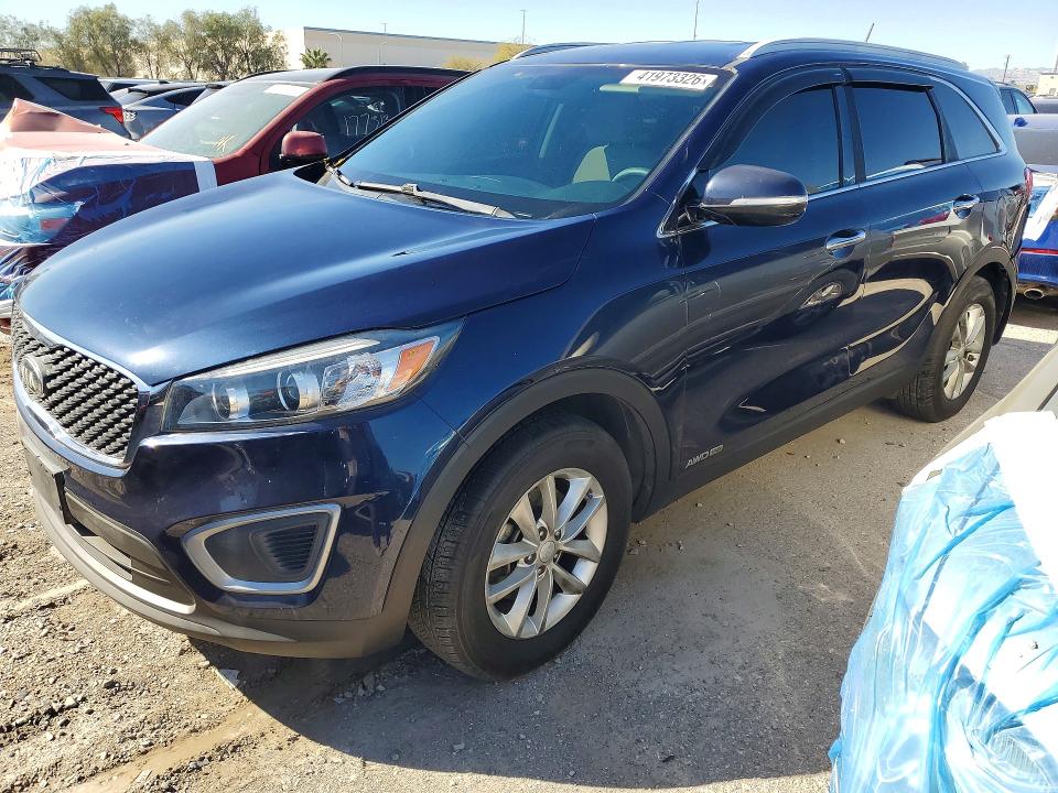 KIA SORENTO 2017 with VIN 5XYPGDA54HG319841 - Photo from auction