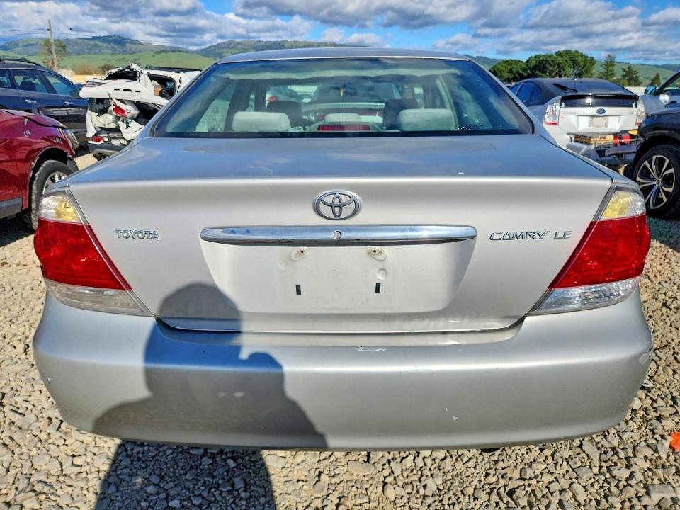 Photo 6 from auction – 2005 TOYOTA CAMRY with VIN 4T1BE32K65U072567