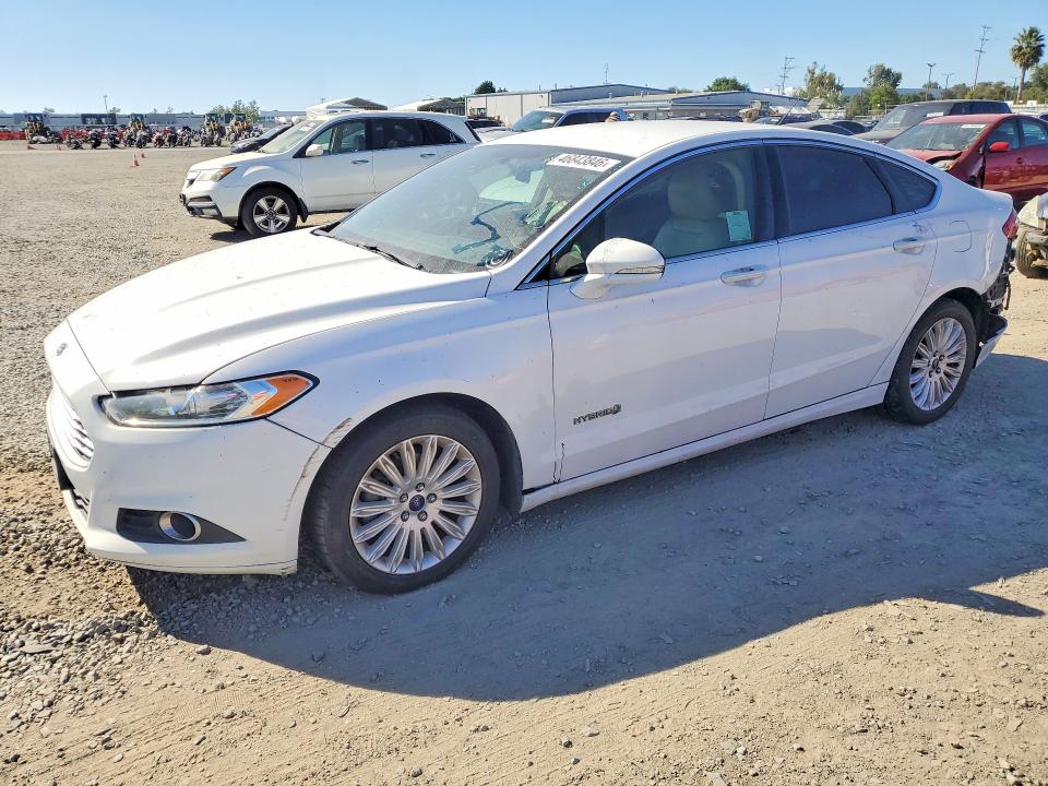 FORD FUSION 2016 with VIN 3FA6P0LU9GR389354 - Photo from auction