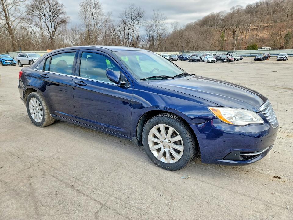 Photo 4 from auction – 2013 CHRYSLER 200 with VIN 1C3CCBBB4DN699130