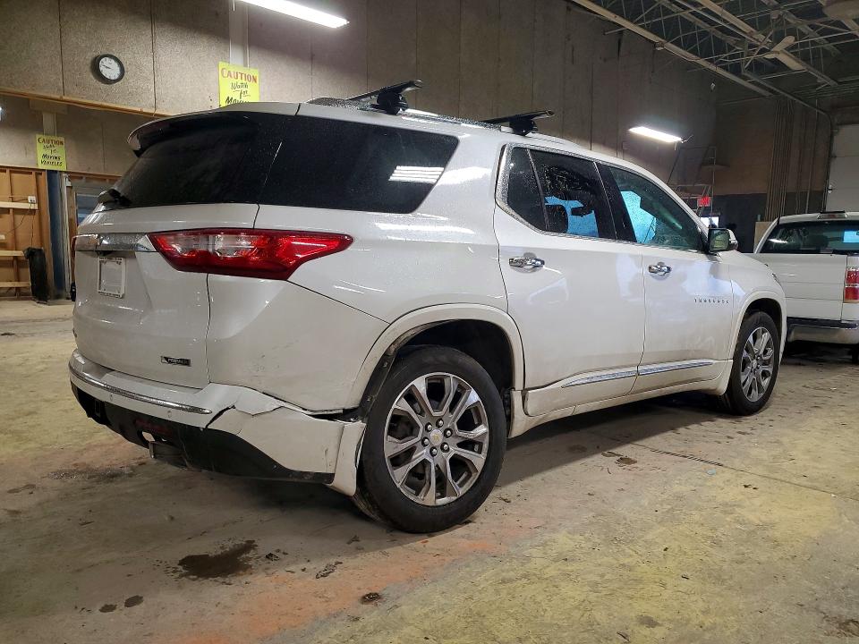 Photo 3 from auction – 2018 CHEVROLET TRAVERSE with VIN 1GNEVJKW4JJ169634