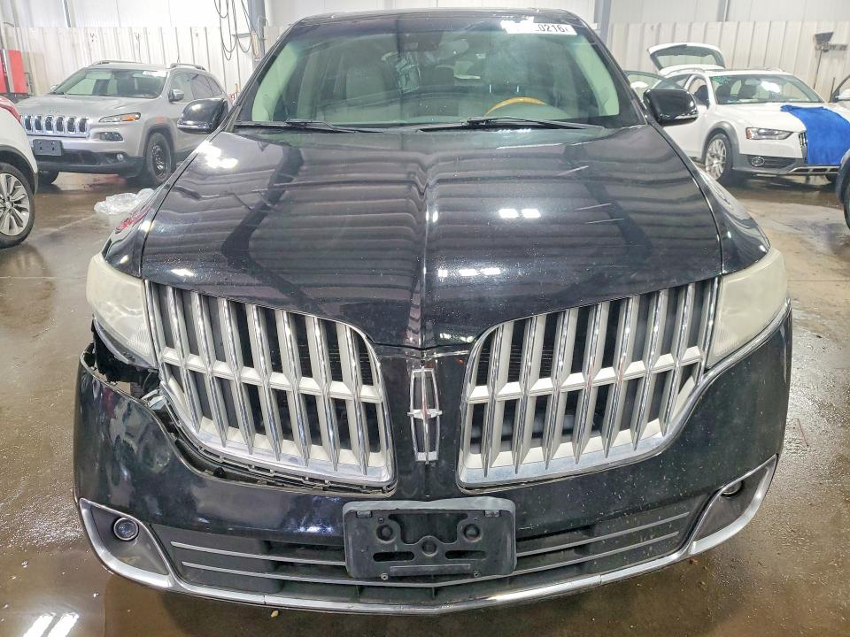 Photo 5 from auction – 2011 LINCOLN MKT with VIN 2LMHJ5AT7BBJ54776