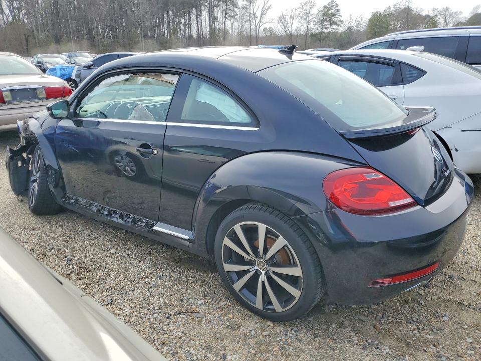 Photo 2 from auction – 2018 VOLKSWAGEN BEETLE with VIN 3VWJD7AT3JM726683