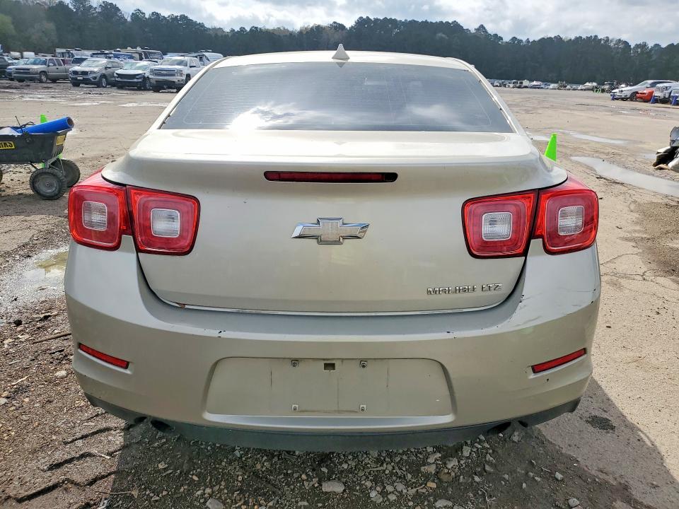 Photo 6 from auction – 2014 CHEVROLET MALIBU with VIN 1G11H5SL1EF170222