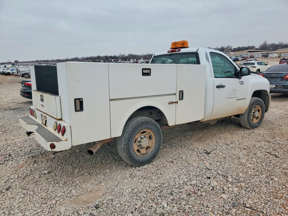 Photo 3 from auction – 2008 CHEVROLET SILVERADO with VIN 1GBHC24K68E129672