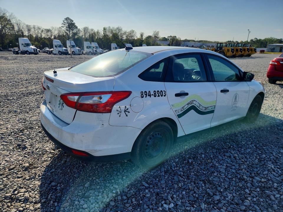 Photo 3 from auction – 2012 FORD FOCUS with VIN 1FAHP3E27CL132191